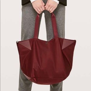 Lululemon Acute Tote 23L Red Oxide